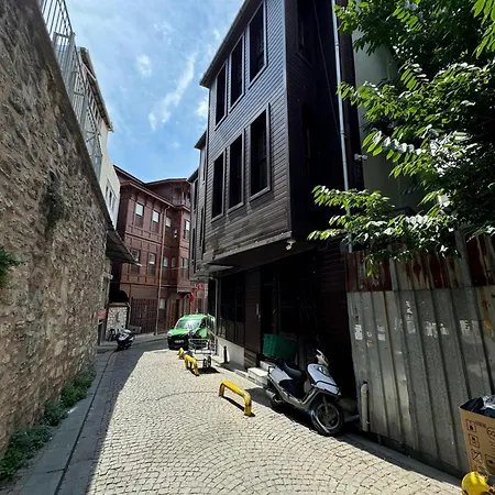 Tarihin Kalbinde Essiz Bir Deneyimi - Sueleymaniye Camii Yaninda *